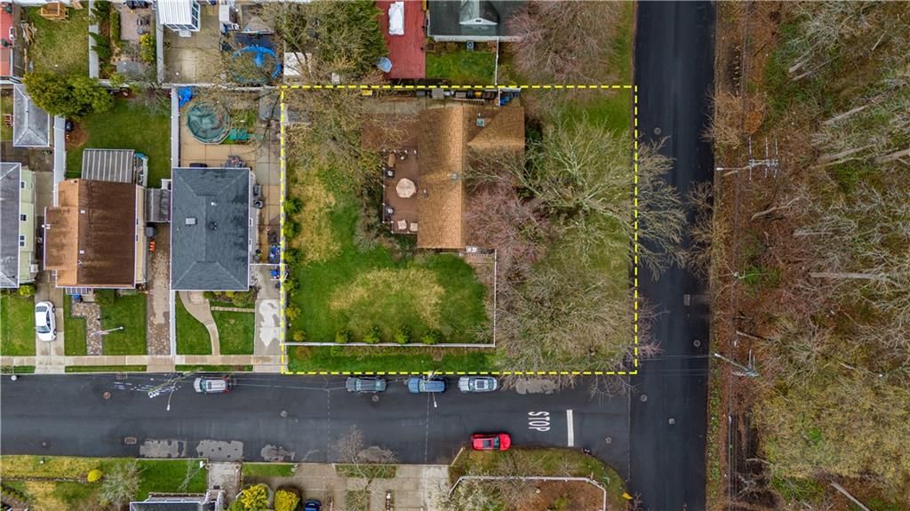 Photo of 214 Dewey Avenue, Staten Island, NY 10308 (MLS # 500210)