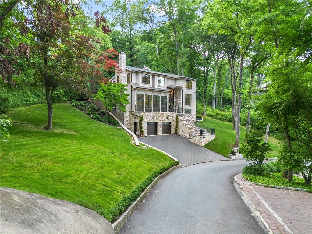 Photo of 44 Annfield Court, Staten Island, NY 10304 (MLS # 502898)