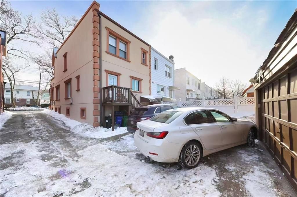 Photo of 87-43 Union Turnpike, Glendale, NY 11385 (MLS # 498723)