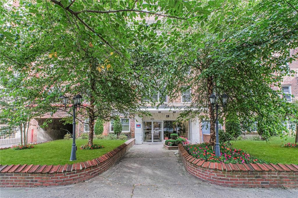 Photo of 2815 Ocean Parkway #L23, Brooklyn, NY 11235 (MLS # 495929)