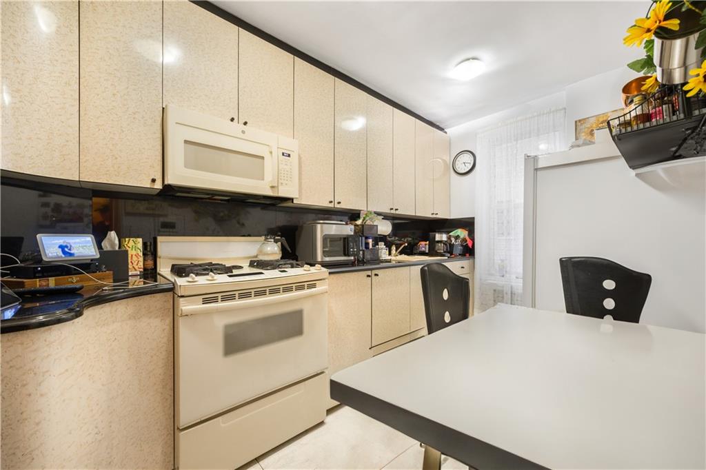 9040 Fort Hamilton Parkway #3K, Brooklyn, New York image 3