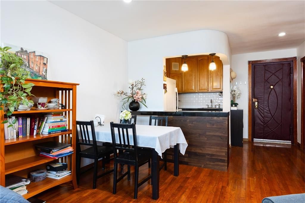 Photo of 207 Ocean Parkway #3J, Brooklyn, NY 11218 (MLS # 494324)
