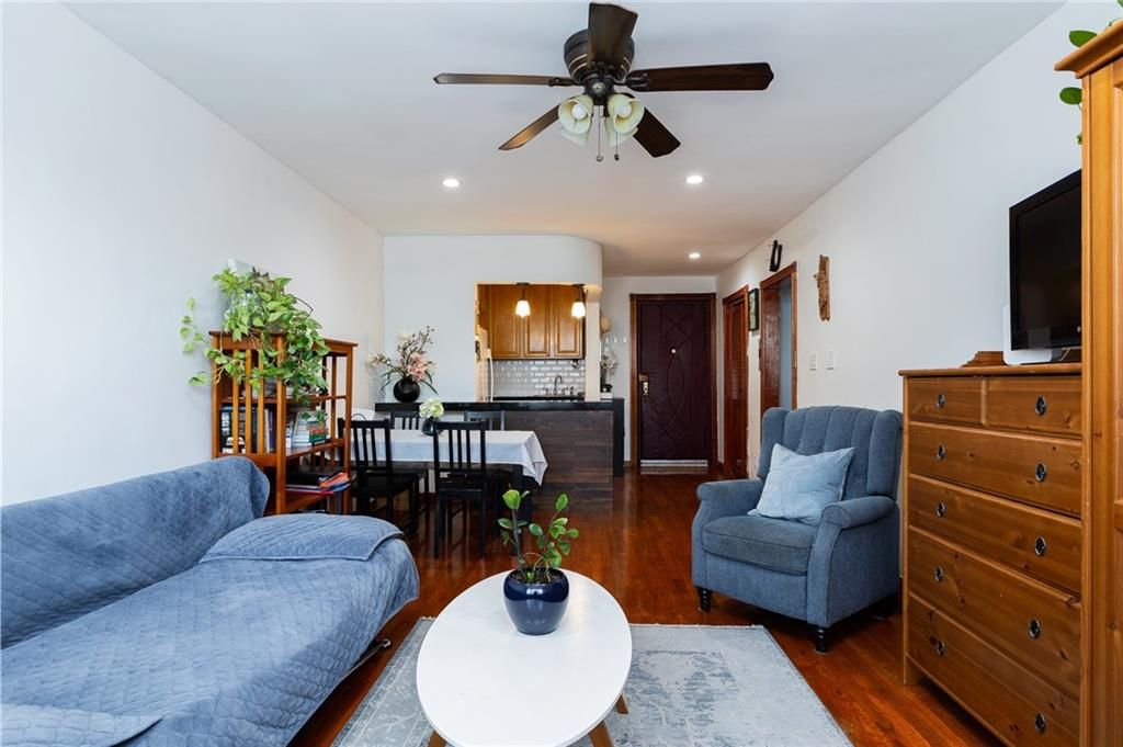 Photo of 207 Ocean Parkway #3J, Brooklyn, NY 11218 (MLS # 494324)