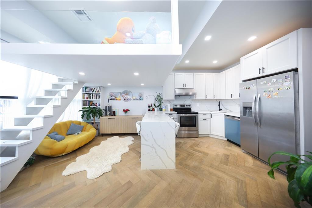 4 Lake Avenue, Brooklyn, New York image 4
