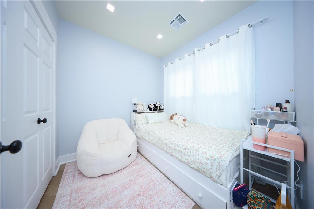 4 Lake Avenue, Brooklyn, New York image 11