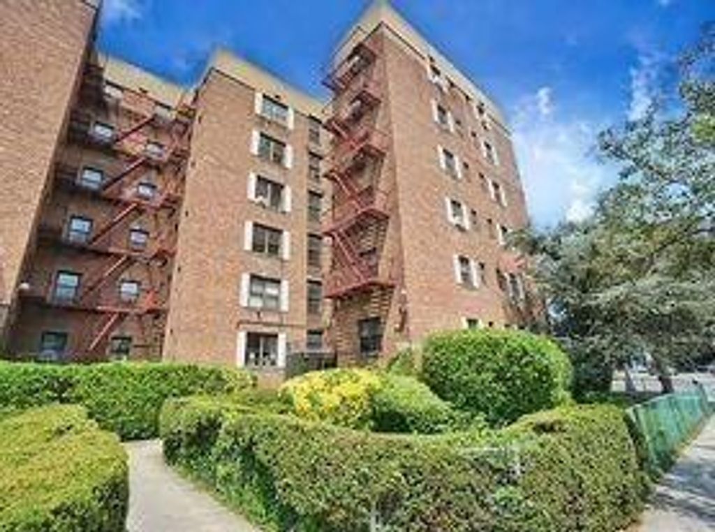 Photo of 2821 Kings Highway #4M, Brooklyn, NY 11229 (MLS # 498308)