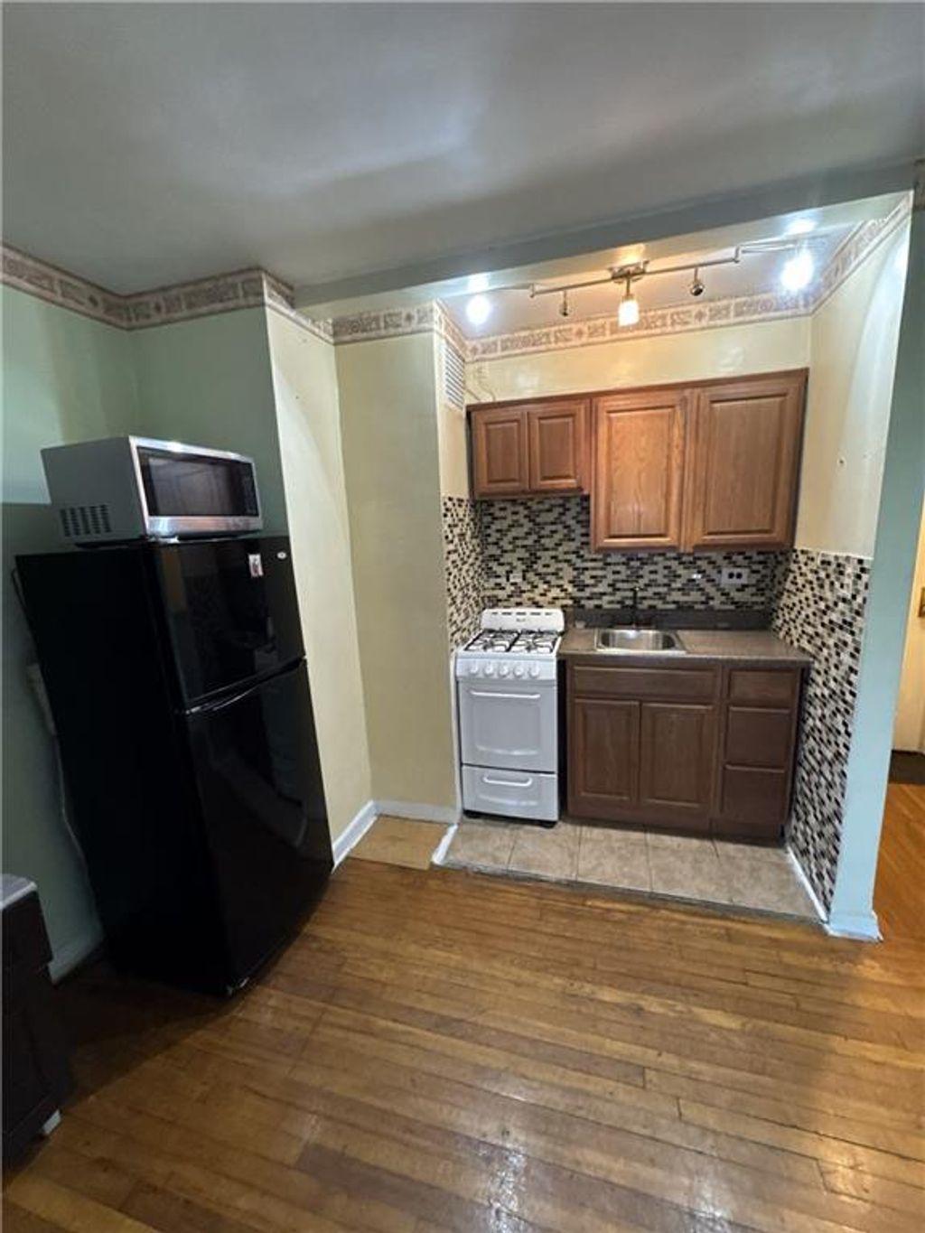 Photo of 2821 Kings Highway #4M, Brooklyn, NY 11229 (MLS # 498308)