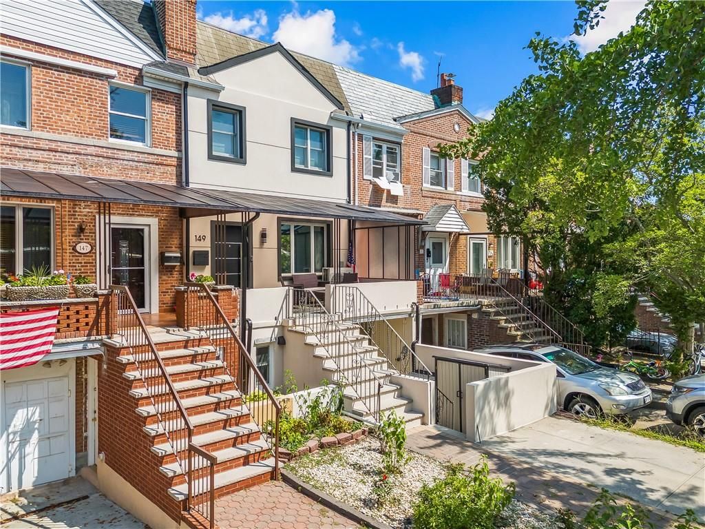 Photo of 149 Pembroke Street, Brooklyn, NY 11235 (MLS # 495030)