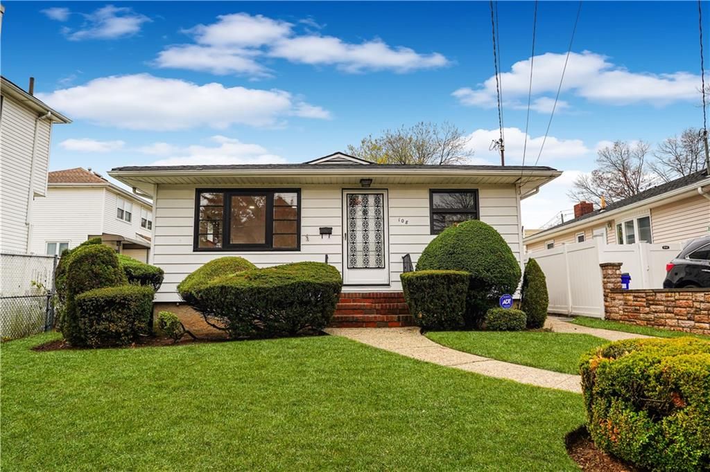 Photo of 108 Adams Avenue, Staten Island, NY 10306 (MLS # 497615)