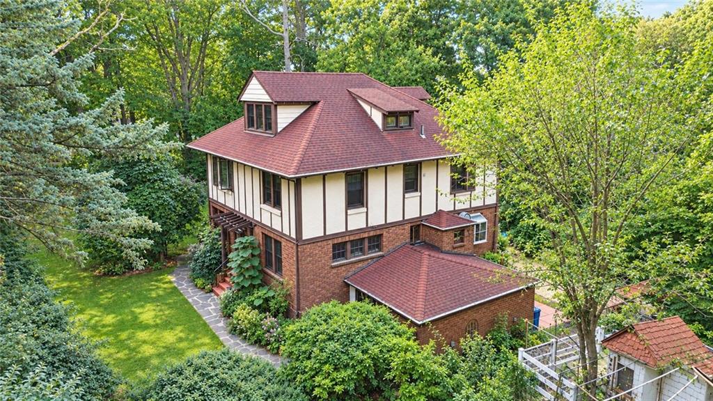 Photo of 231 Douglas Road, Staten Island, NY 10304 (MLS # 505354)