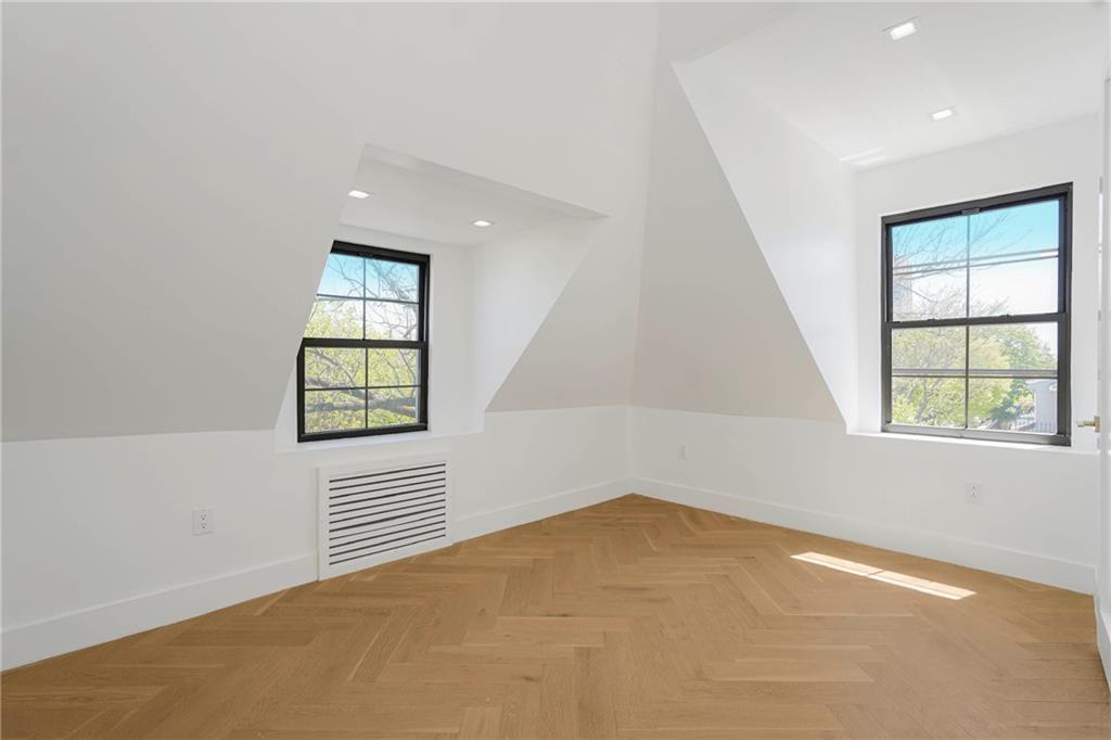 728 Avenue P, Brooklyn, New York image 17