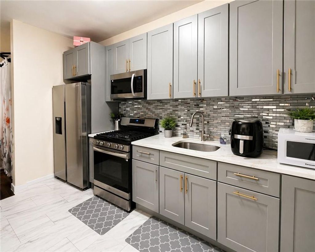 Photo of 284 E 39 Street, Brooklyn, NY 11203 (MLS # 500885)