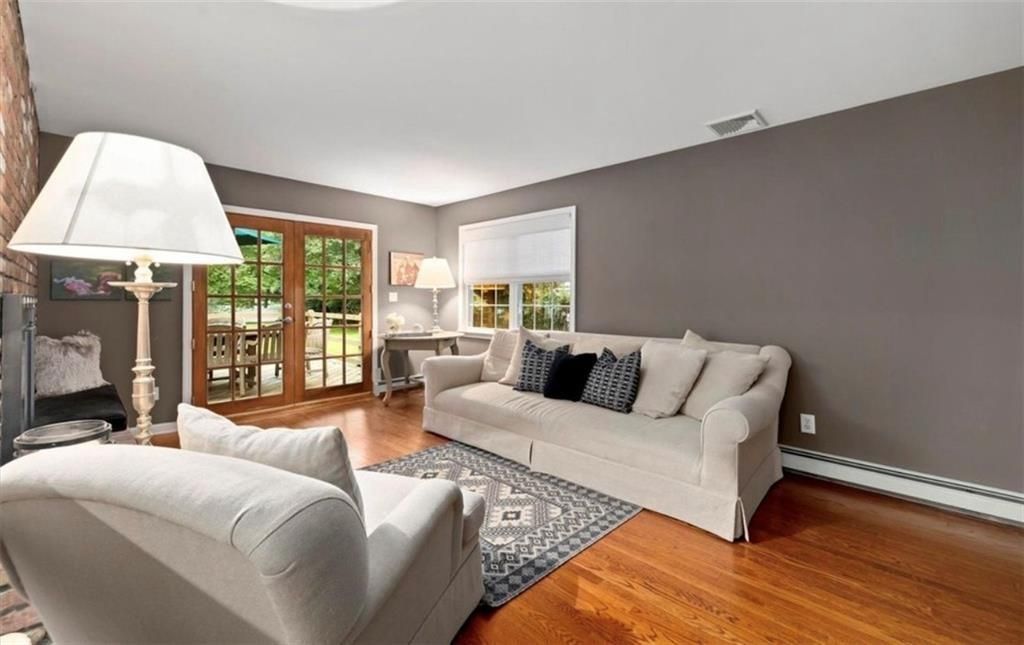 Photo of 240 Plainview Road, Woodbury, NY 11797 (MLS # 501482)