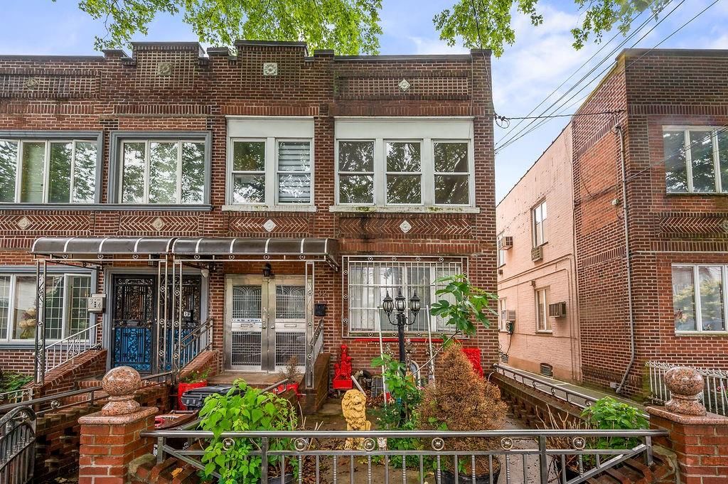 Photo of 32 Bay 34th Street, Brooklyn, NY 11214 (MLS # 493969)