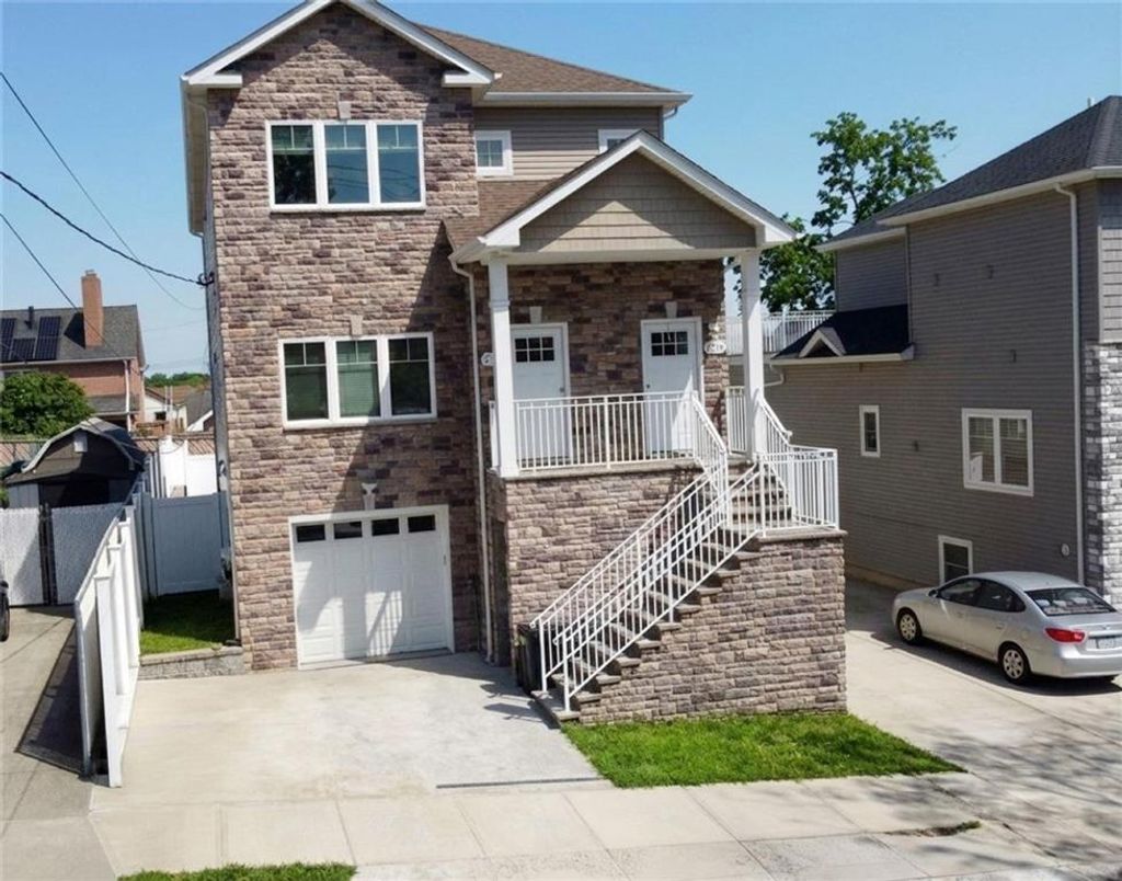 Photo of 273 Nashville Street, Staten Island, NY 10307 (MLS # 500258)