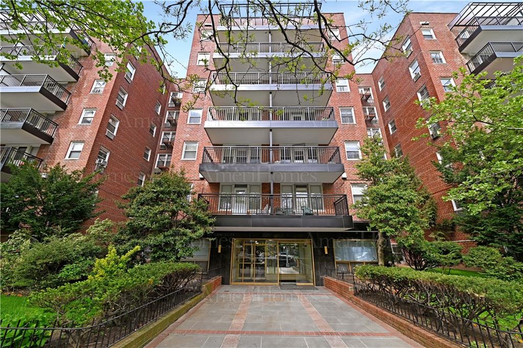 Photo of 770 Ocean Parkway #6O, Brooklyn, NY 11220 (MLS # 504698)