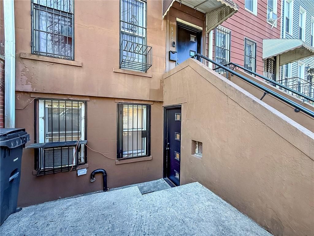 Photo of 124 Hall Street, Brooklyn, NY 11205 (MLS # 498044)