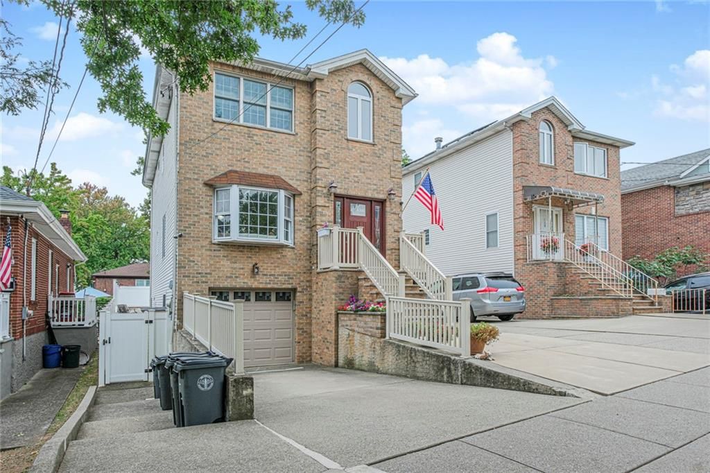 Photo of 122 Guyon Avenue, New York, NY 10306 (MLS # 496315)