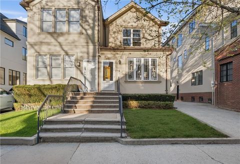 Condo For Sale - 2049 1st Street<br/> Brooklyn, NY 11223