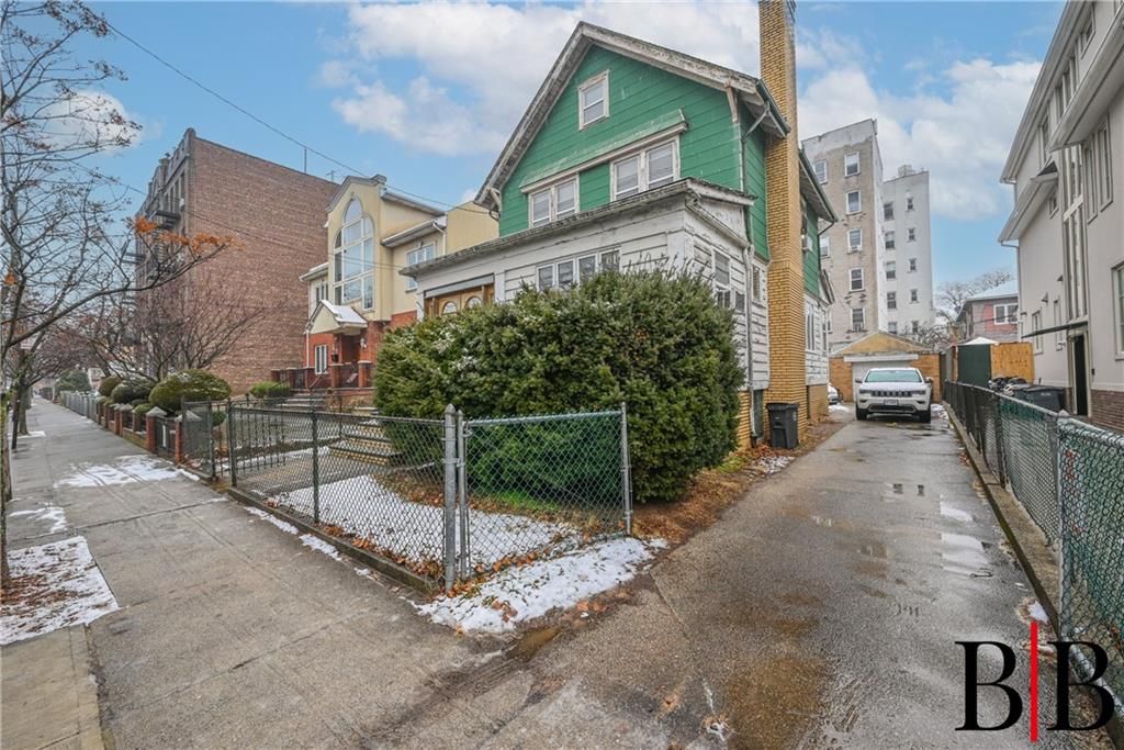 Photo of 2053 Homecrest Avenue, Brooklyn, NY 11229 (MLS # 498465)