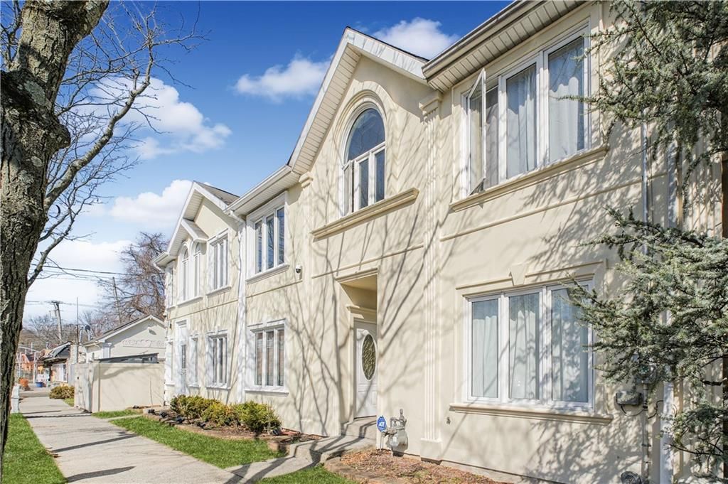 Photo of 10 Penton Street, Staten Island, NY 10309 (MLS # 499935)