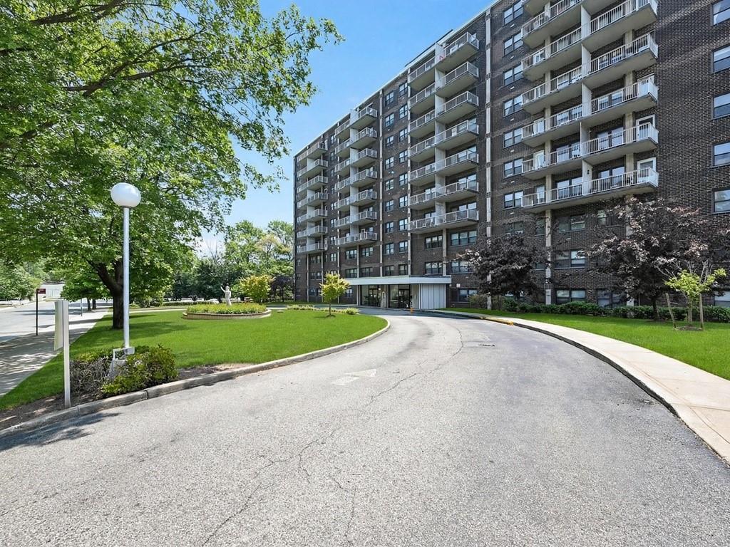 Photo of 1100 Clove Road #3C, Staten Island, NY 10301 (MLS # 505128)
