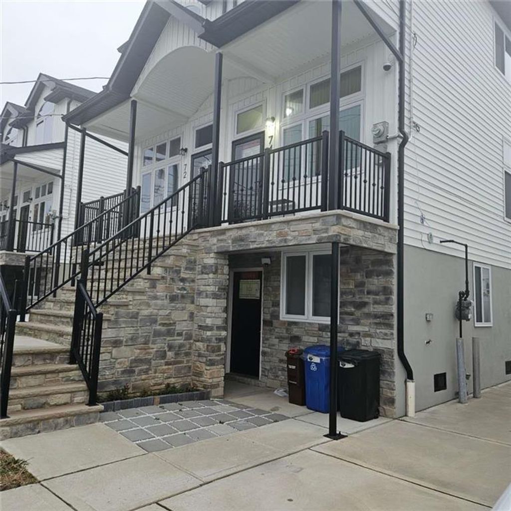 Photo of 74 Appleby Avenue, Staten Island, NY 10305 (MLS # 497581)