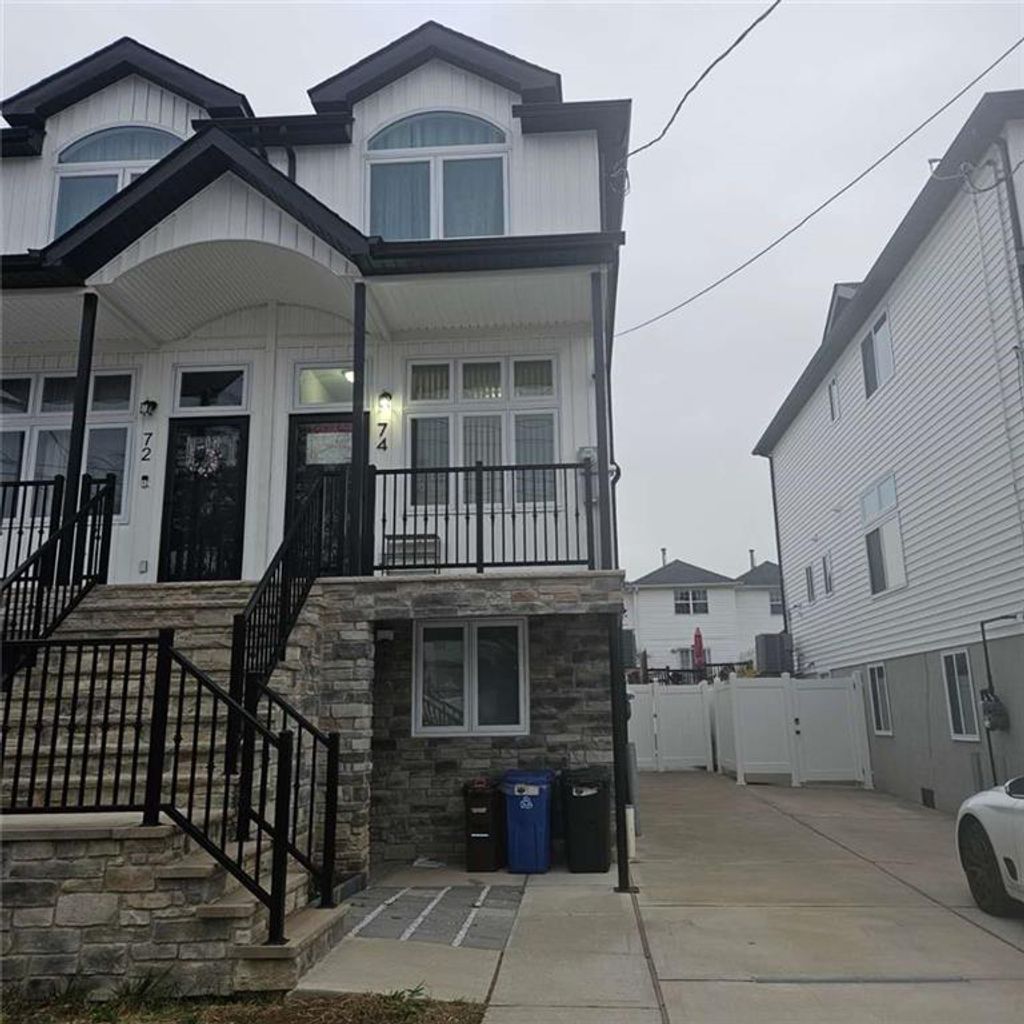 Photo of 74 Appleby Avenue, Staten Island, NY 10305 (MLS # 497581)