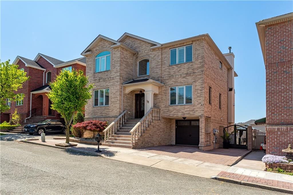 Photo of 18 Monahan Avenue, Staten Island, NY 10314 (MLS # 501186)