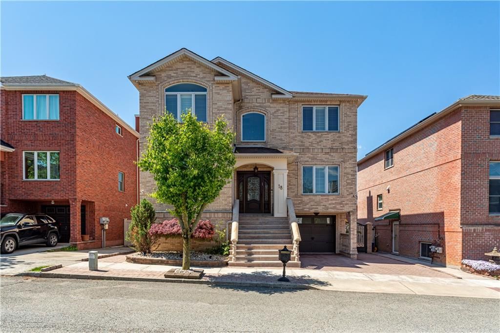 Photo of 18 Monahan Avenue, Staten Island, NY 10314 (MLS # 501186)