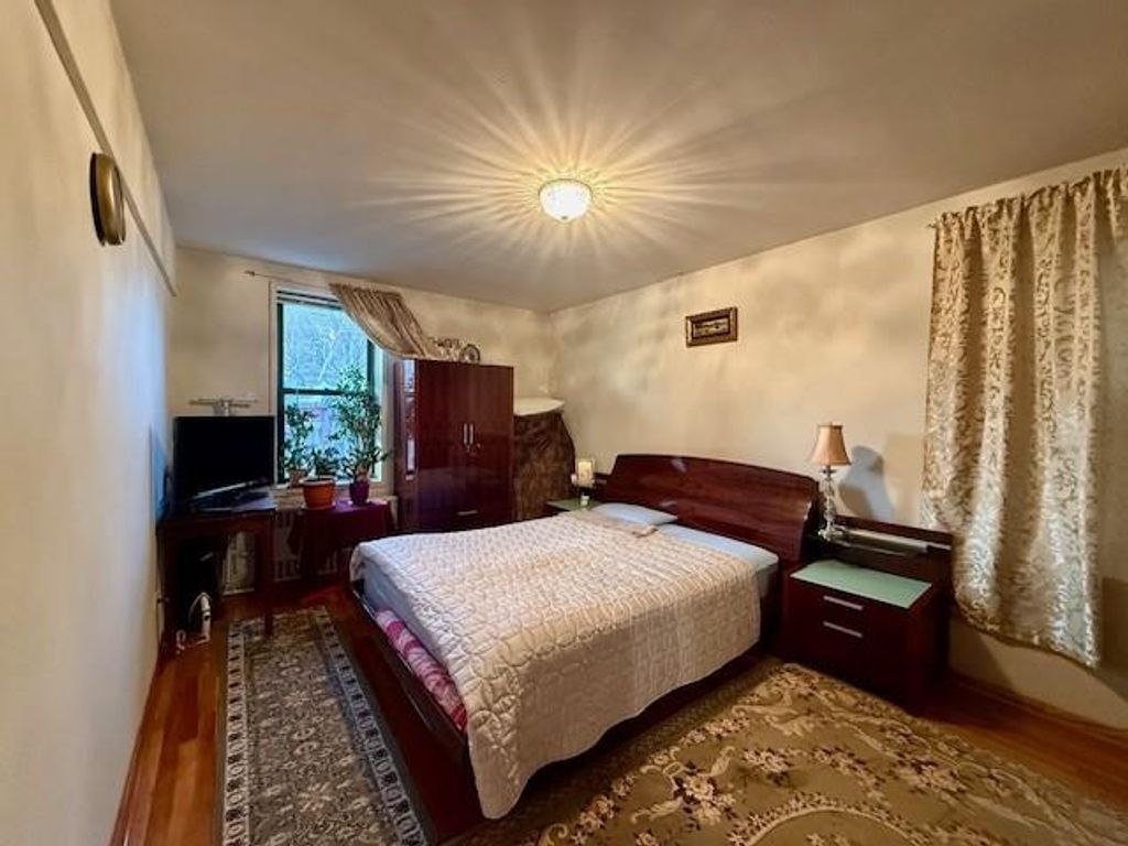 Photo of 711 Montauk Court #2A, Brooklyn, NY 11235 (MLS # 500237)