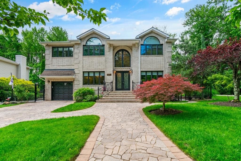 Photo of 476 Hargold Avenue, Staten Island, NY 10309 (MLS # 493022)