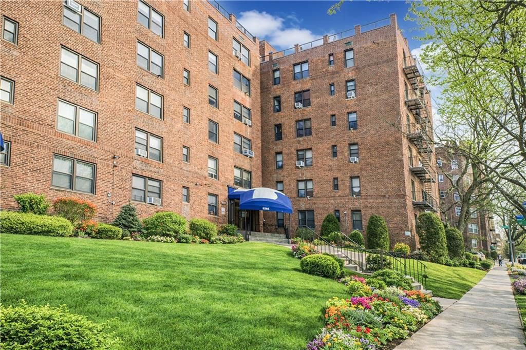 Photo of 9265 Shore Road #4E, Brooklyn, NY 11209 (MLS # 498918)