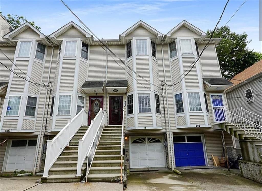 Photo of 18 Layton Avenue, Staten Island, NY 10301 (MLS # 499330)