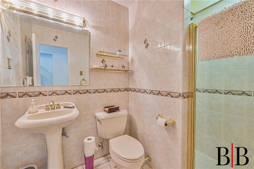 203 Whitman Drive, Brooklyn, New York image 13