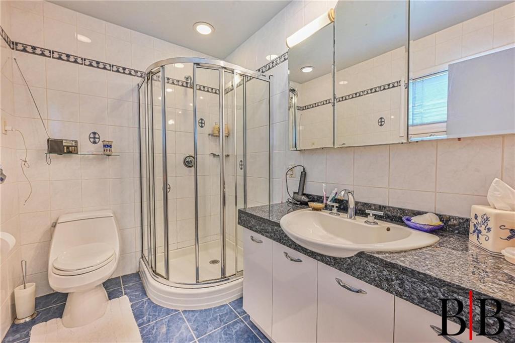 203 Whitman Drive, Brooklyn, New York image 15