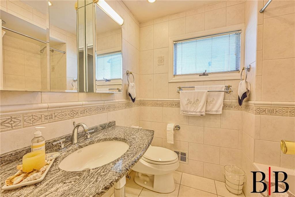 203 Whitman Drive, Brooklyn, New York image 18