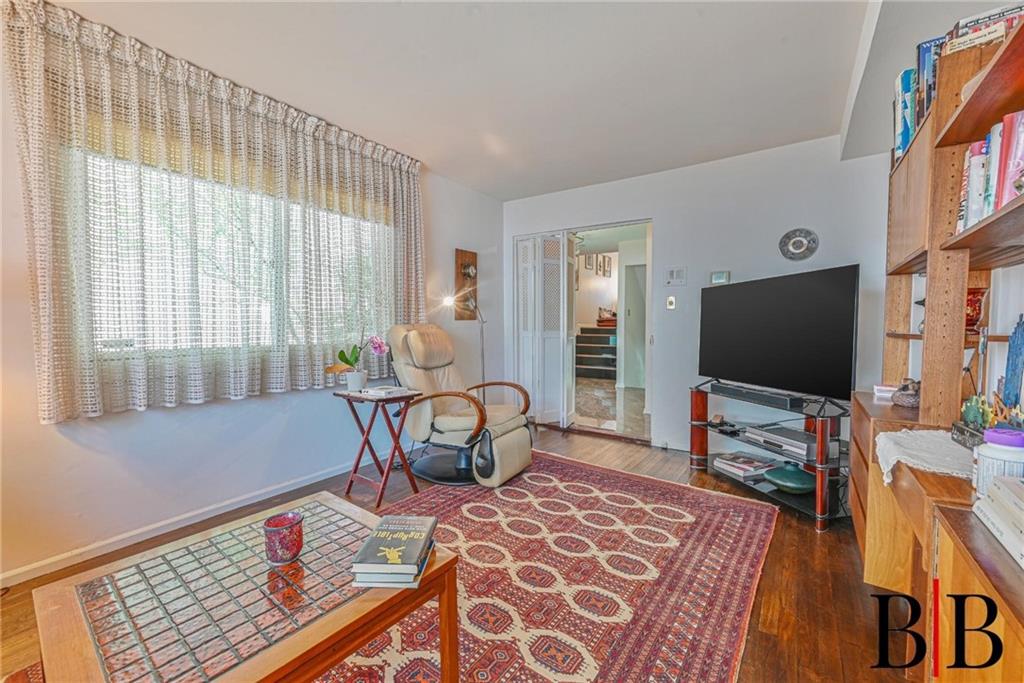 203 Whitman Drive, Brooklyn, New York image 5