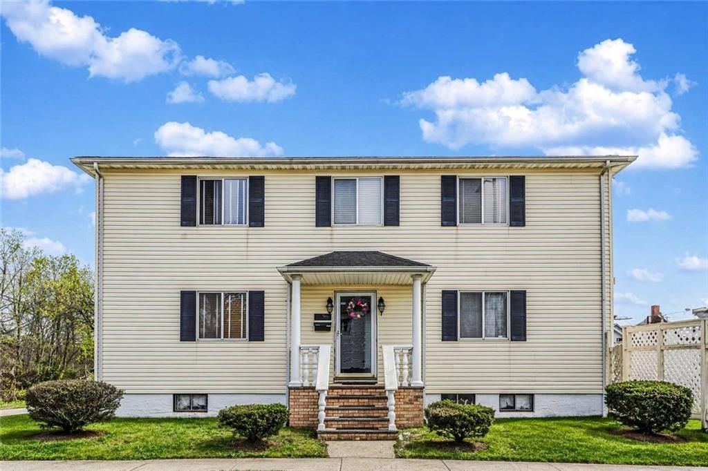 Photo of 2 Madison Avenue, Staten Island, NY 10314 (MLS # 500643)