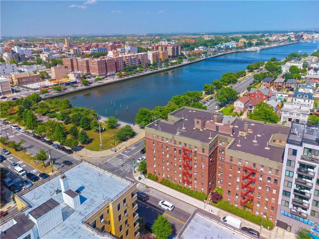 Photo of 110 Shore Boulevard #5K, Brooklyn, NY 11235 (MLS # 502773)