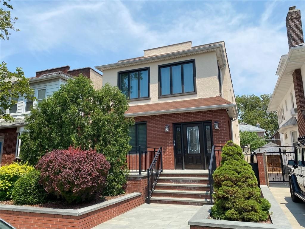 Photo of 65 Bay Ridge Parkway #2, Brooklyn, NY 11209 (MLS # 501240)