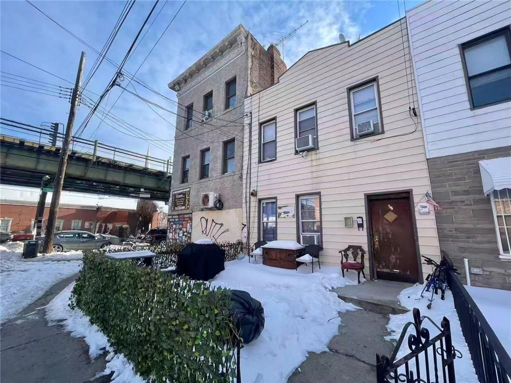 Photo of 3 Bay 38th Street, Brooklyn, NY 11214 (MLS # 498711)