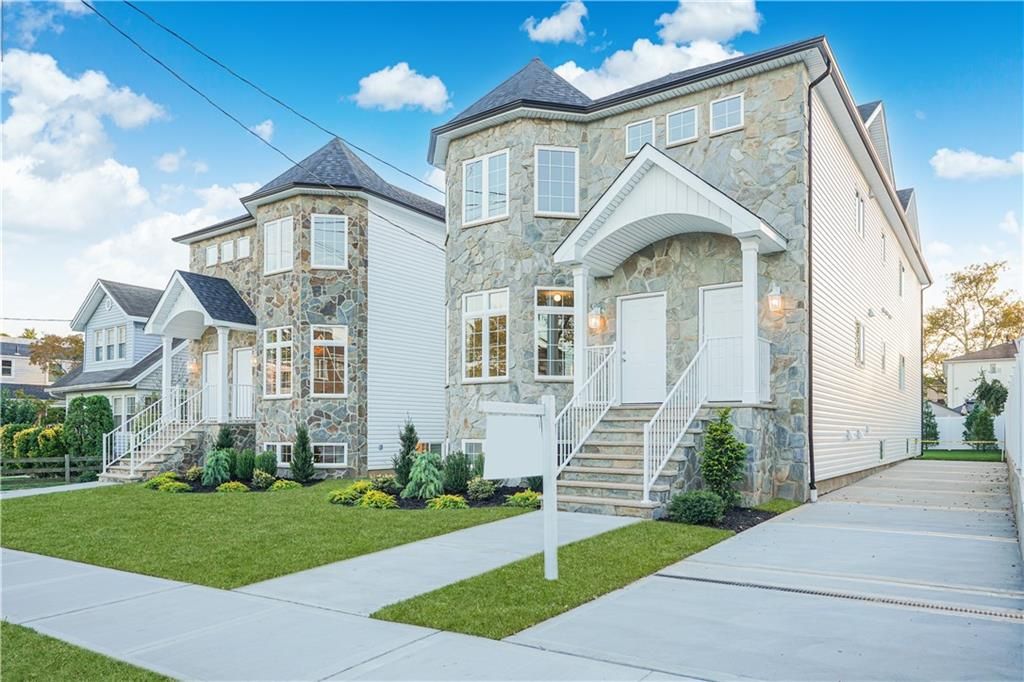 Photo of 28 Waterside Parkway, Staten Island, NY 10308 (MLS # 496935)
