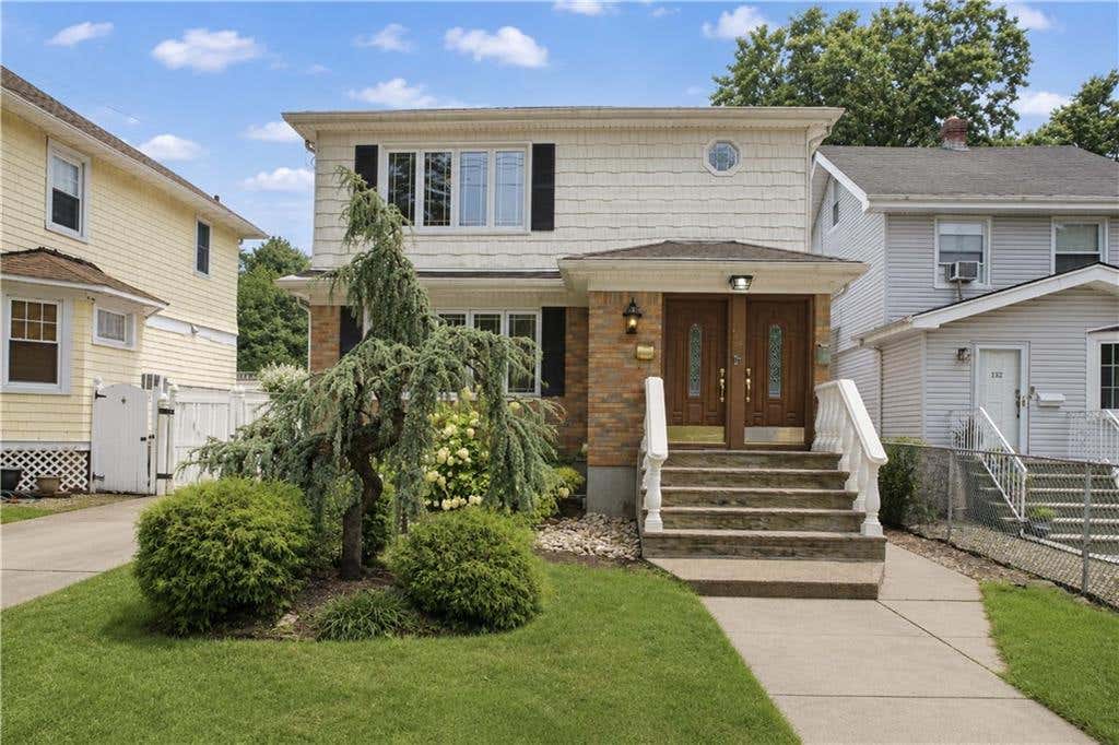 Photo of 184 Slosson Avenue, Staten Island, NY 10314 (MLS # 503899)