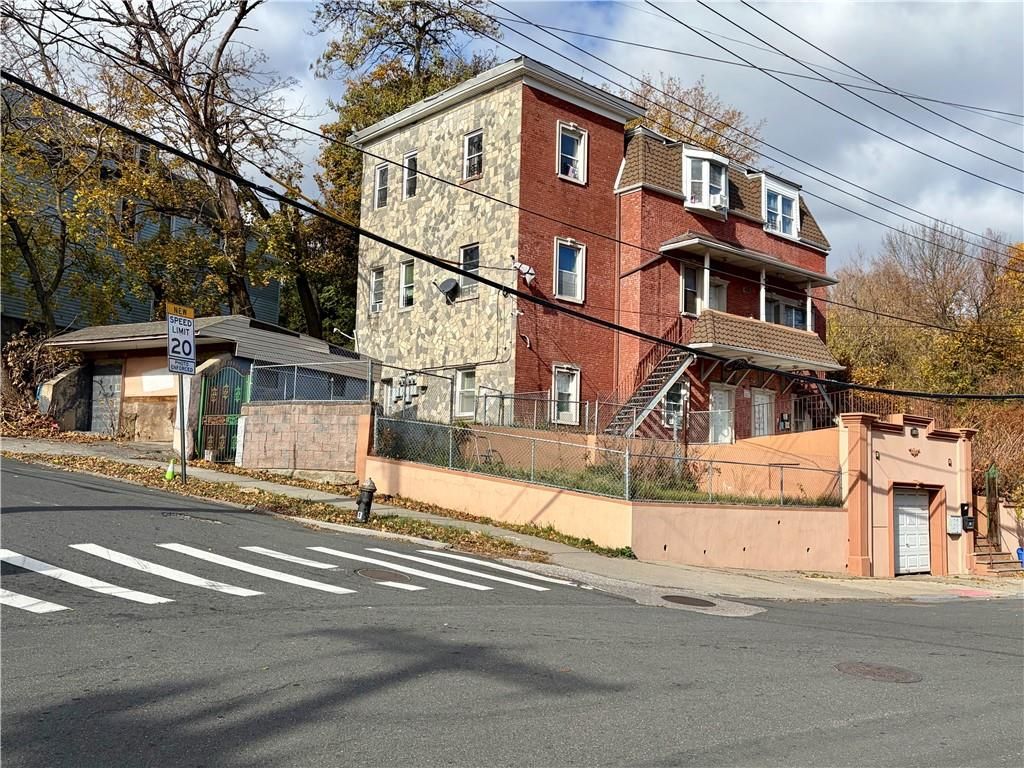 Photo of 238 York Avenue, Staten Island, NY 10301 (MLS # 497497)