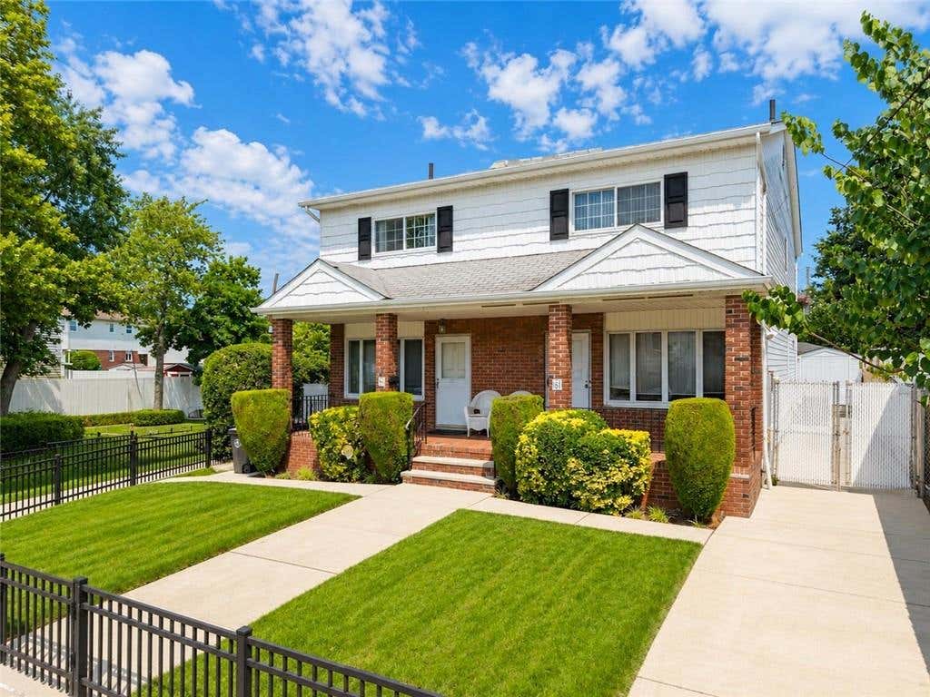 Photo of 61 Ebony Street, Staten Island, NY 10306 (MLS # 503339)