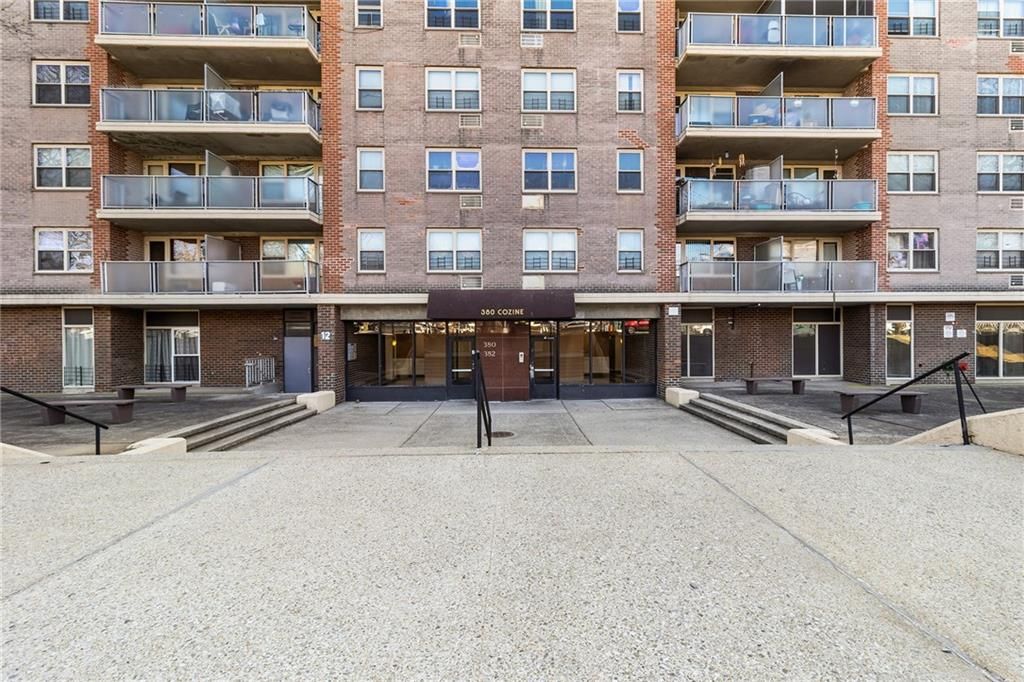 Photo of 380 Cozine Avenue #5A, Brooklyn, NY 11207 (MLS # 500118)