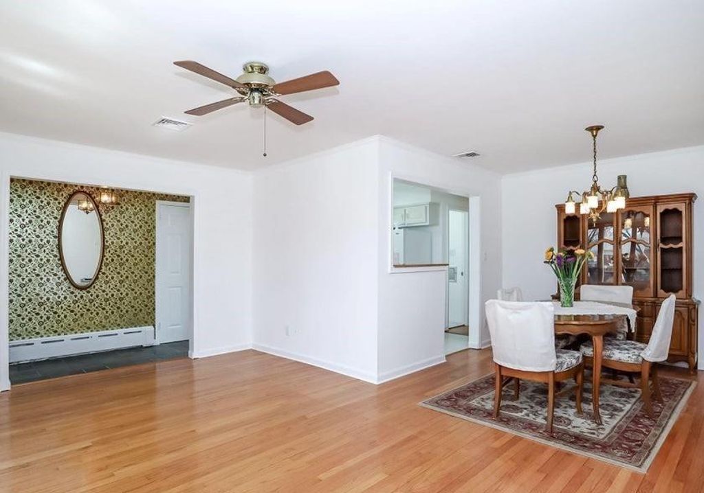 Photo of 69 Reno Avenue, Staten Island, NY 10306 (MLS # 501281)