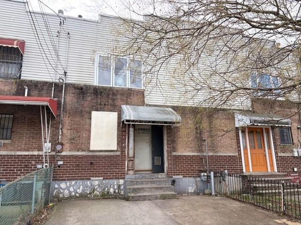 Photo of 3018 Neptune Avenue, Brooklyn, NY 11224 (MLS # 497970)