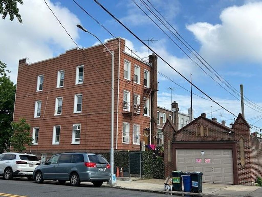 Photo of 2002 28th Street, Brooklyn, NY 11229 (MLS # 493395)